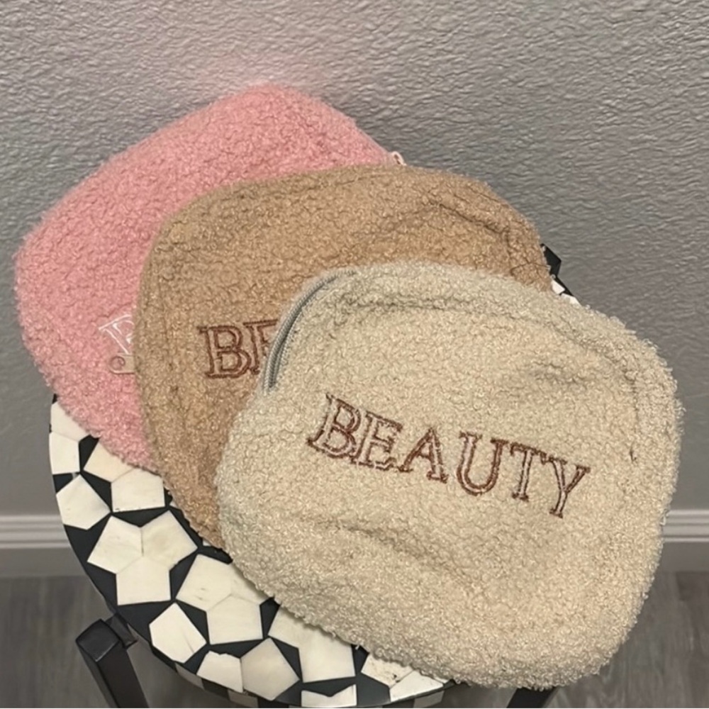 Looking to buy !!! Beauty Pouches